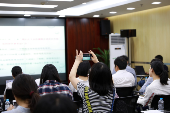 The Fourth Session of China Development Media Salon on Breastfeeding Kicks Off4.png